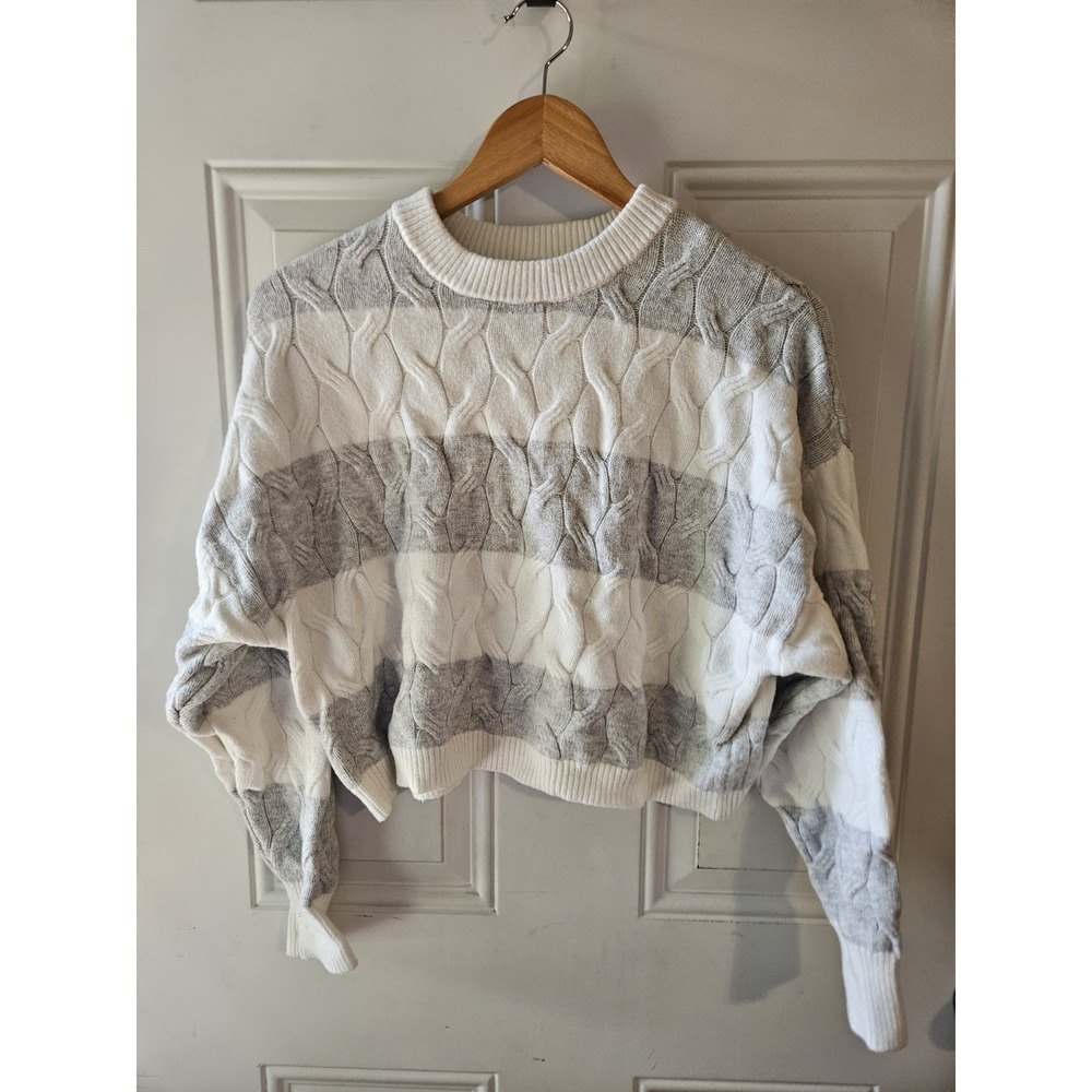 No Boundaries Womens Cropped Cable Knit Sweater Gray White Striped Medium 8-10